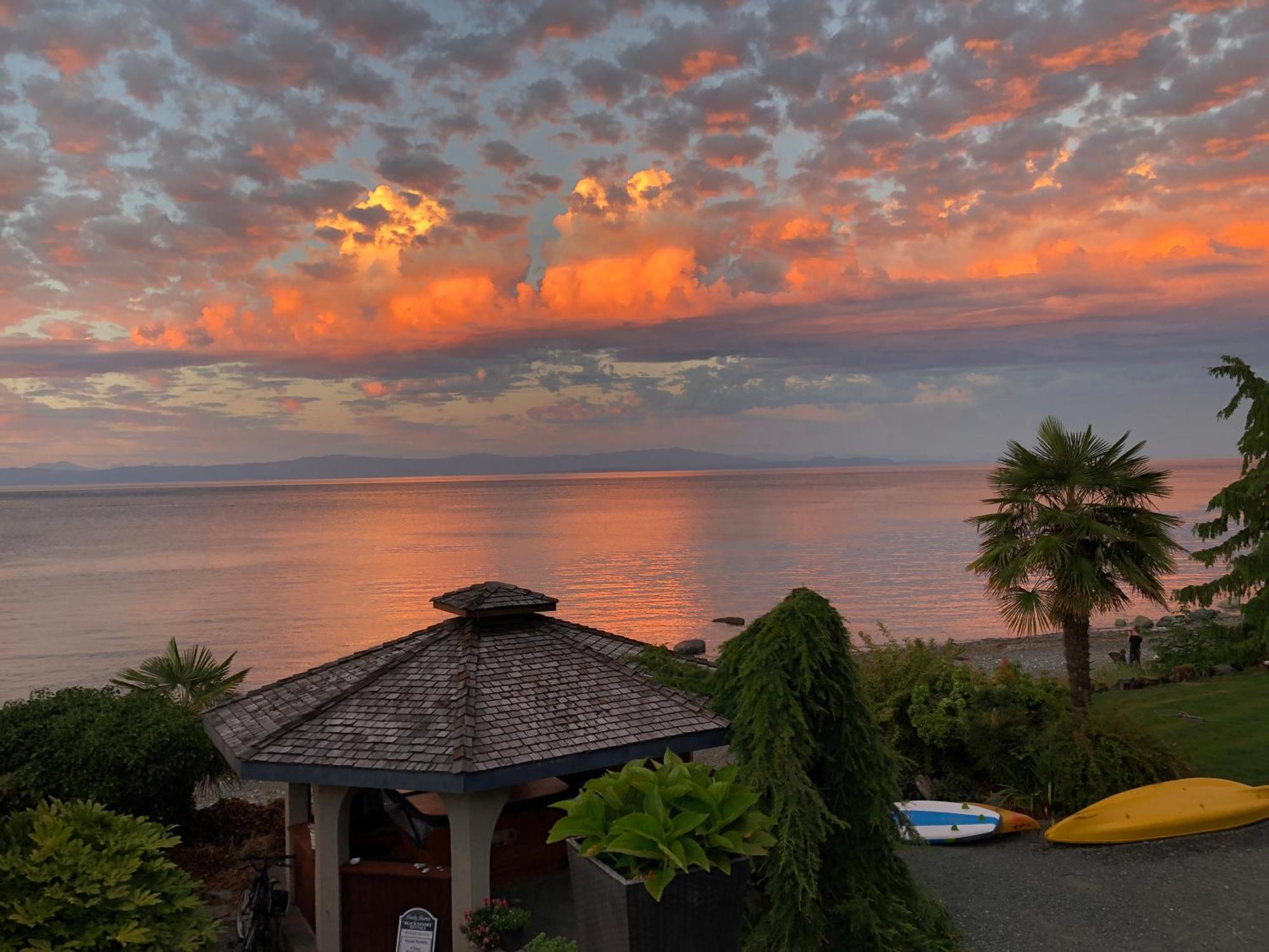 Qualicum Breeze Beach Resort Bowser Exteriér fotografie